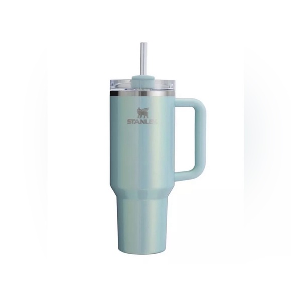 New Stanley 40 oz Stainless Steel H2.0 Flowstate Quencher Blueberry Milk - New